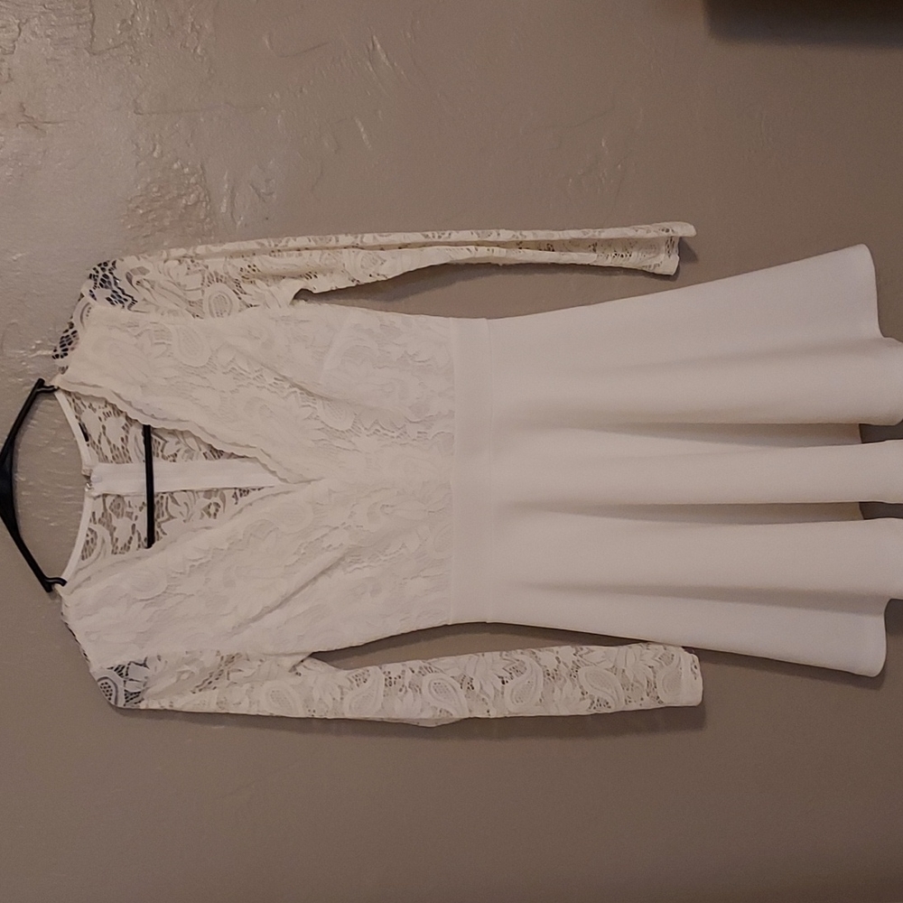 White, Long Sleeve (Lace), Thigh Length Dress, Size Small